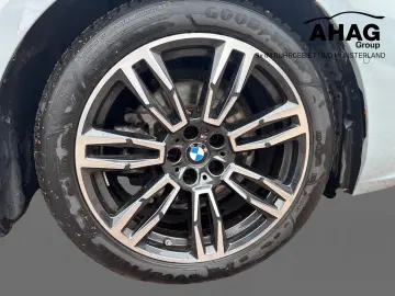 BMW 520d xDrive Tour. M Sport AHK Standhzg 360  4xSH