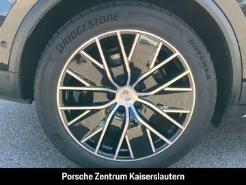 PORSCHE Macan Hinterachslenkung BOSE Luftfederung 21-Zol