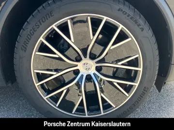 PORSCHE Macan Hinterachslenkung BOSE Luftfederung 21-Zol
