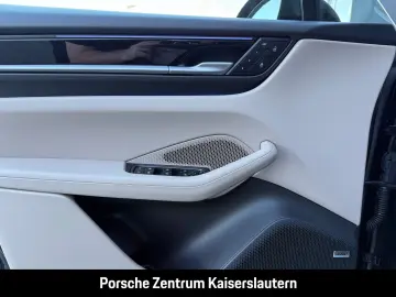 PORSCHE Macan Hinterachslenkung BOSE Luftfederung 21-Zol