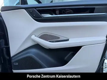 PORSCHE Macan Hinterachslenkung BOSE Luftfederung 21-Zol