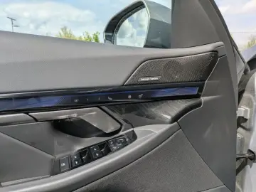 BMW 520d xDrive Tour. M Sport Park.Ass.Plus. AHK.