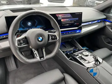 BMW 520d xDrive M Sport 20  AHK Pano Standhzg H K