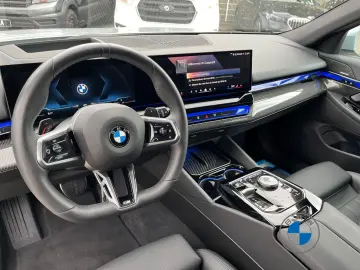 BMW 520d xDrive M Sport 20  AHK Pano Standhzg H K