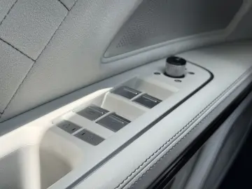 AUDI A8 L 60 TFSI e Tiptronic S-Line HD Matrix Panora