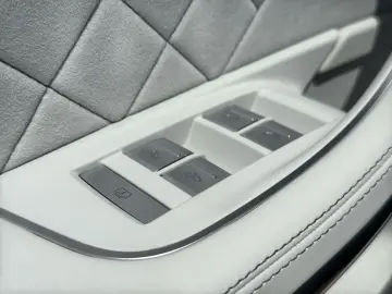 AUDI A8 L 60 TFSI e Tiptronic S-Line HD Matrix Panora