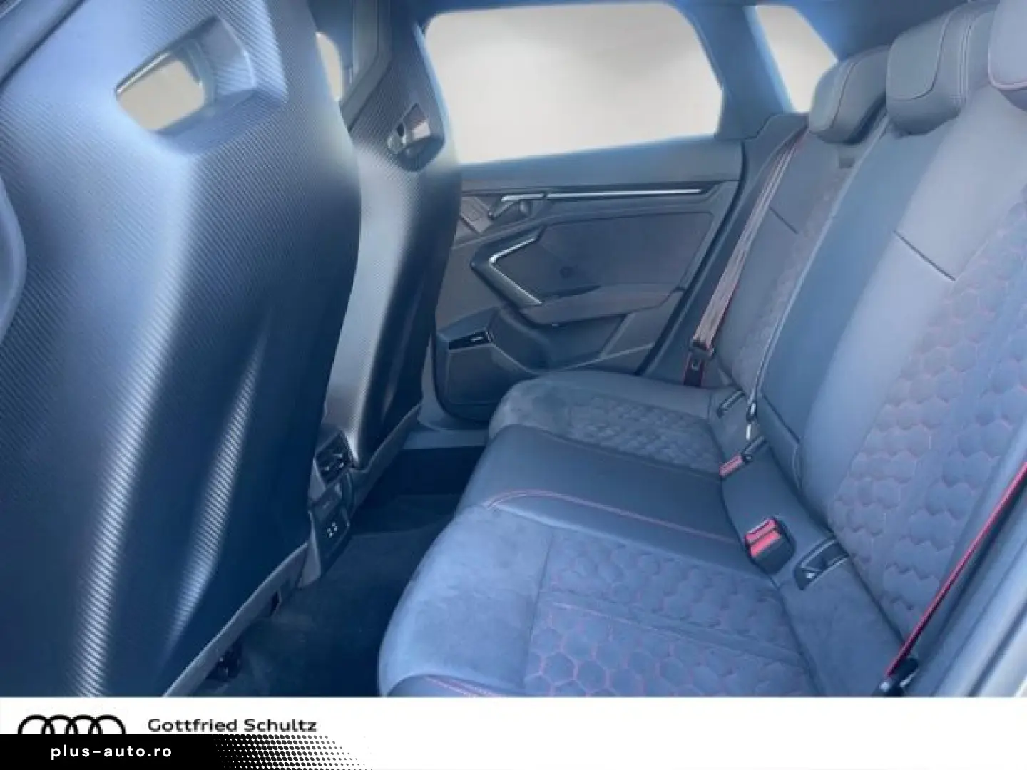 AUDI RS3 Sportback quattro 294(400) kW(PS) S tronic