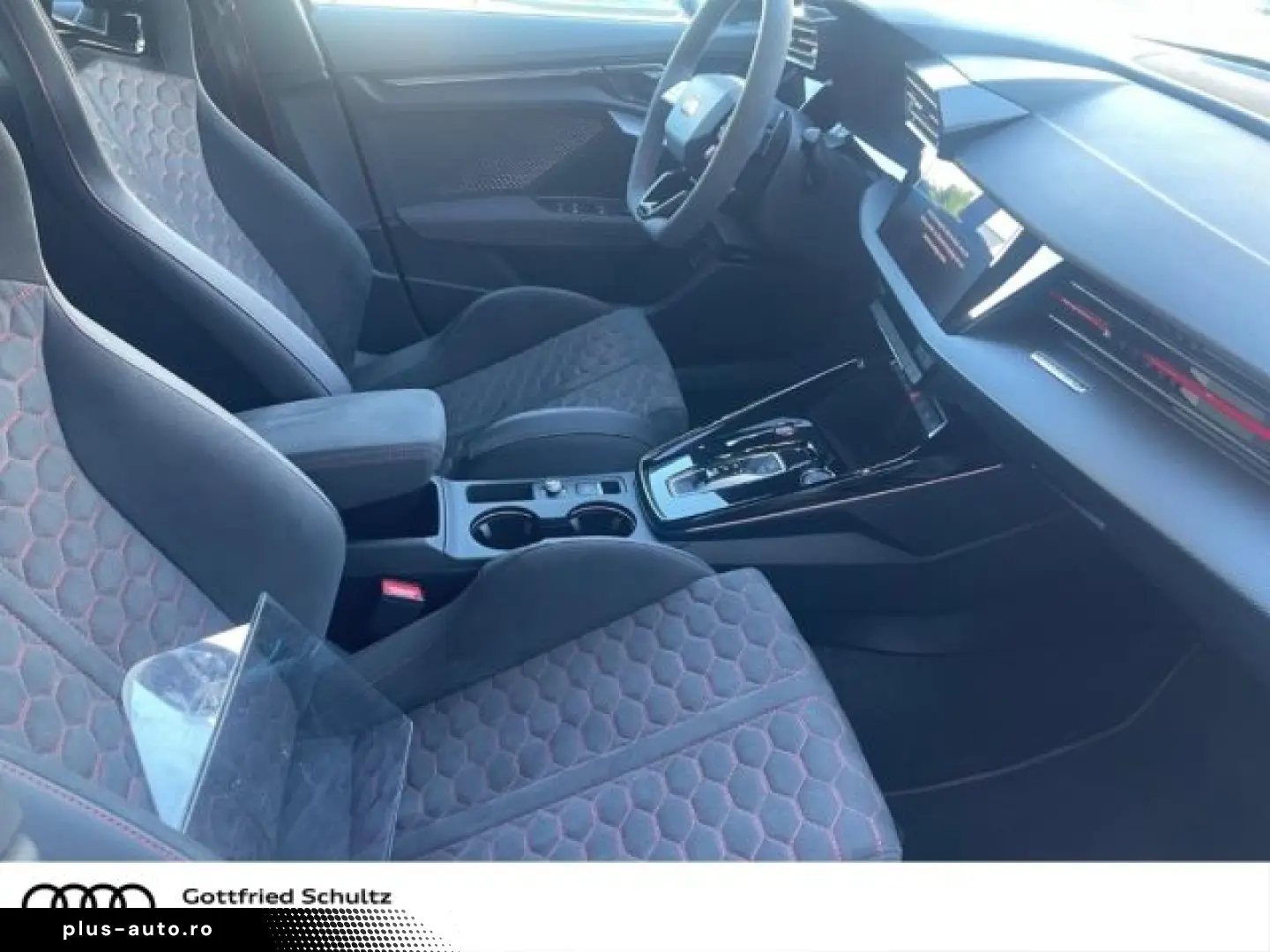 AUDI RS3 Sportback quattro 294(400) kW(PS) S tronic