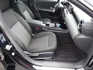 MERCEDES-BENZ CLA 180 2.0d LED  KAMERA