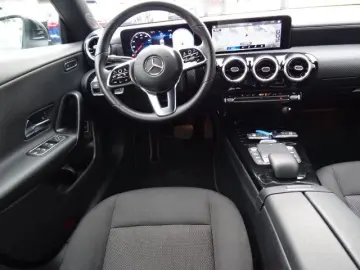 MERCEDES-BENZ CLA 180 2.0d LED  KAMERA