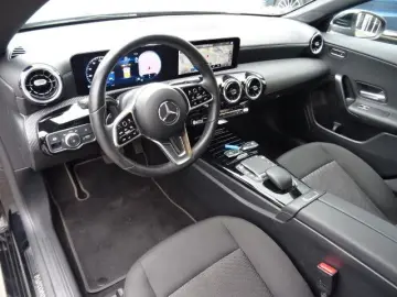 MERCEDES-BENZ CLA 180 2.0d LED  KAMERA