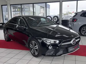 MERCEDES-BENZ CLA 180 Luxury DCT Kamera Navi LED