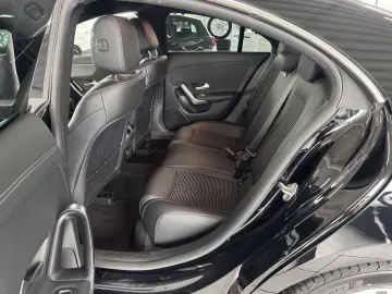 MERCEDES-BENZ CLA 180 Luxury DCT Kamera Navi LED