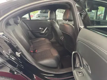 MERCEDES-BENZ CLA 180 Luxury DCT Kamera Navi LED