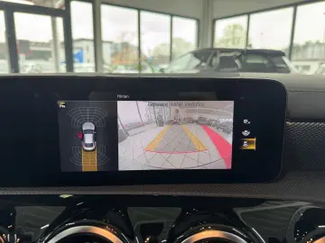 MERCEDES-BENZ CLA 180 Luxury DCT Kamera Navi LED