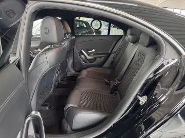 MERCEDES-BENZ CLA 180 Luxury DCT Kamera Navi LED