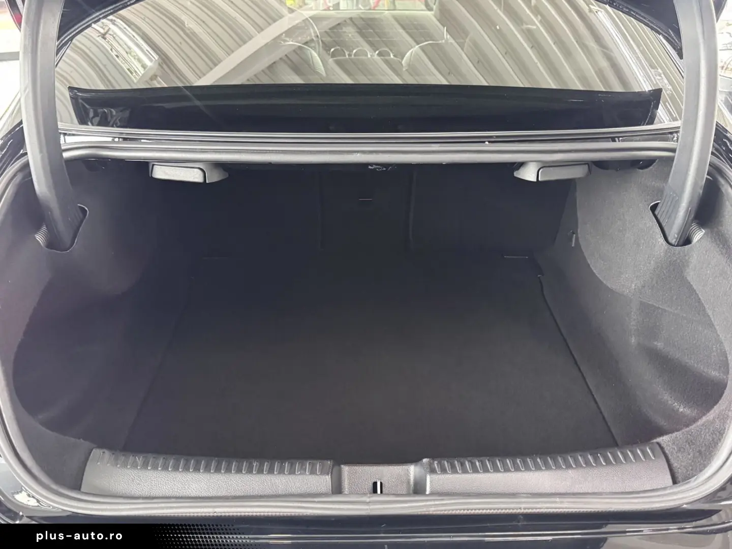 MERCEDES-BENZ CLA 180 Luxury DCT Kamera Navi LED