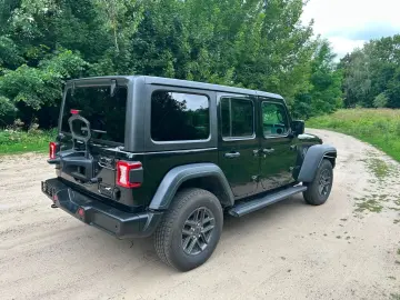 JEEP Wrangler 2.0 T-GDi Unlimited Sahara Automatik