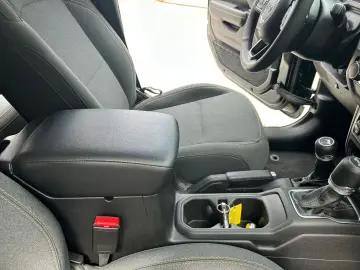 JEEP Wrangler 2.0 T-GDi Unlimited Sahara Automatik