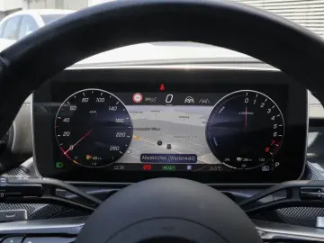 MERCEDES-BENZ CLE 300 e AMG-Sport Pano AHK DIGITAL M…