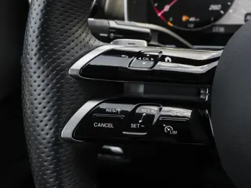 MERCEDES-BENZ CLE 300 e AMG-Sport Pano AHK DIGITAL M…