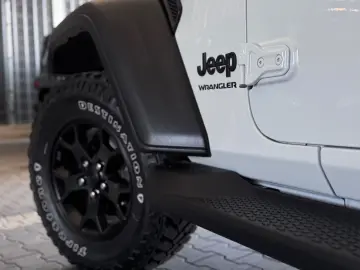 JEEP Wrangler Willys MY23  Keyless Carplay Sound LED