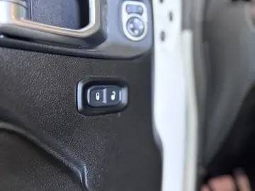 JEEP Wrangler Willys MY23  Keyless Carplay Sound LED