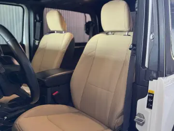 JEEP Wrangler Willys MY23  Keyless Carplay Sound LED