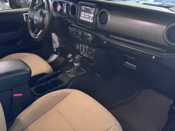 JEEP Wrangler Willys MY23  Keyless Carplay Sound LED