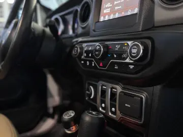 JEEP Wrangler Willys MY23  Keyless Carplay Sound LED