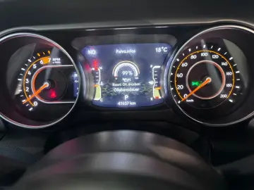 JEEP Wrangler Willys MY23  Keyless Carplay Sound LED