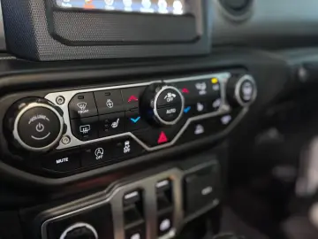 JEEP Wrangler Willys MY23  Keyless Carplay Sound LED