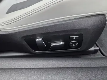 BMW M4 xDrive Comp. Convertible seat vent ACC 360  carbon