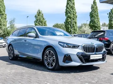 BMW 550e xDrive Touring M Sport HUD PANO ACC AHK LM