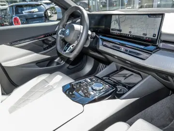 BMW 550e xDrive Touring M Sport HUD PANO ACC AHK LM