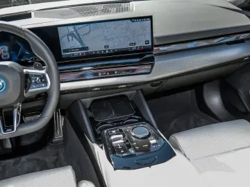 BMW 550e xDrive Touring M Sport HUD PANO ACC AHK LM