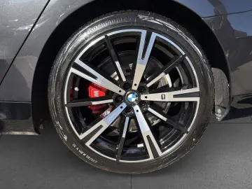 BMW 550e xDr T M SPORT PRO B&W Pano AHK Autobahn 360