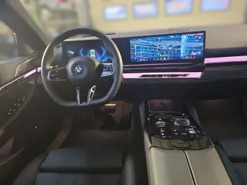 BMW 550e xDrive Individual M-Sport-Pro Bowers&Wilkin
