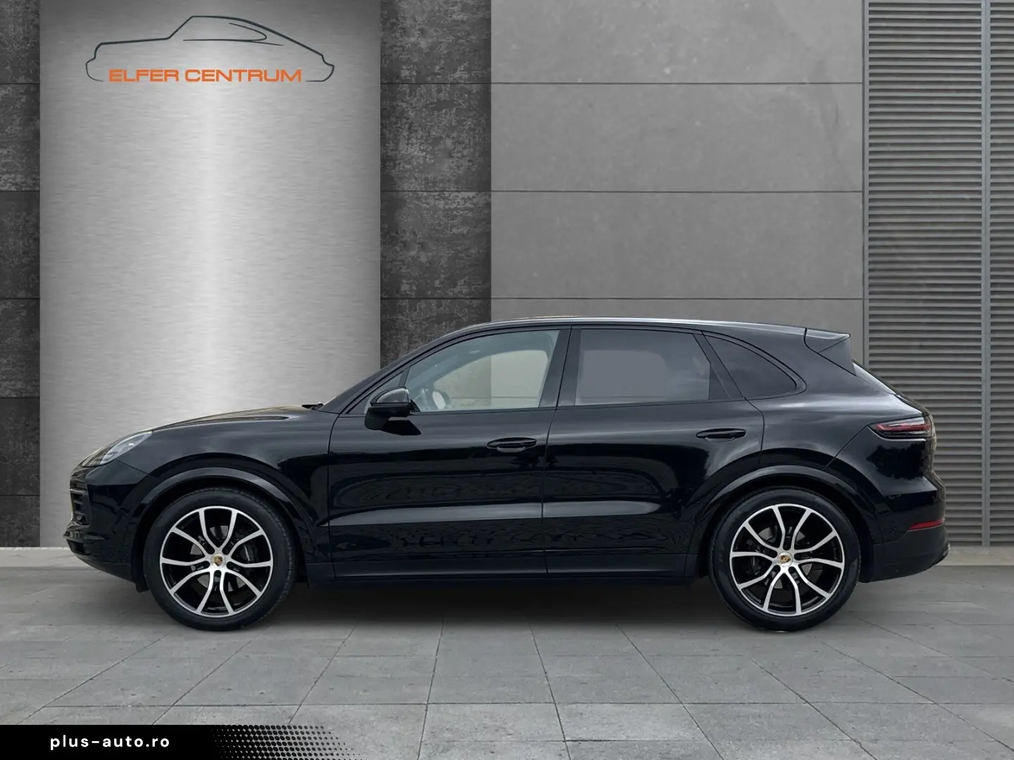 PORSCHE Cayenne Platinum Edition BOSE LED Pano 21