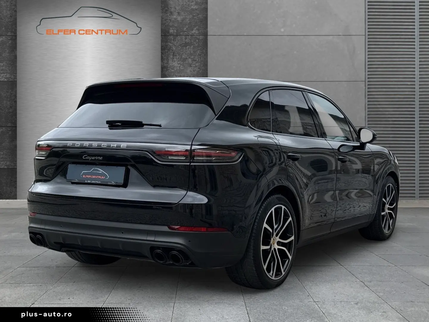 PORSCHE Cayenne Platinum Edition BOSE LED Pano 21