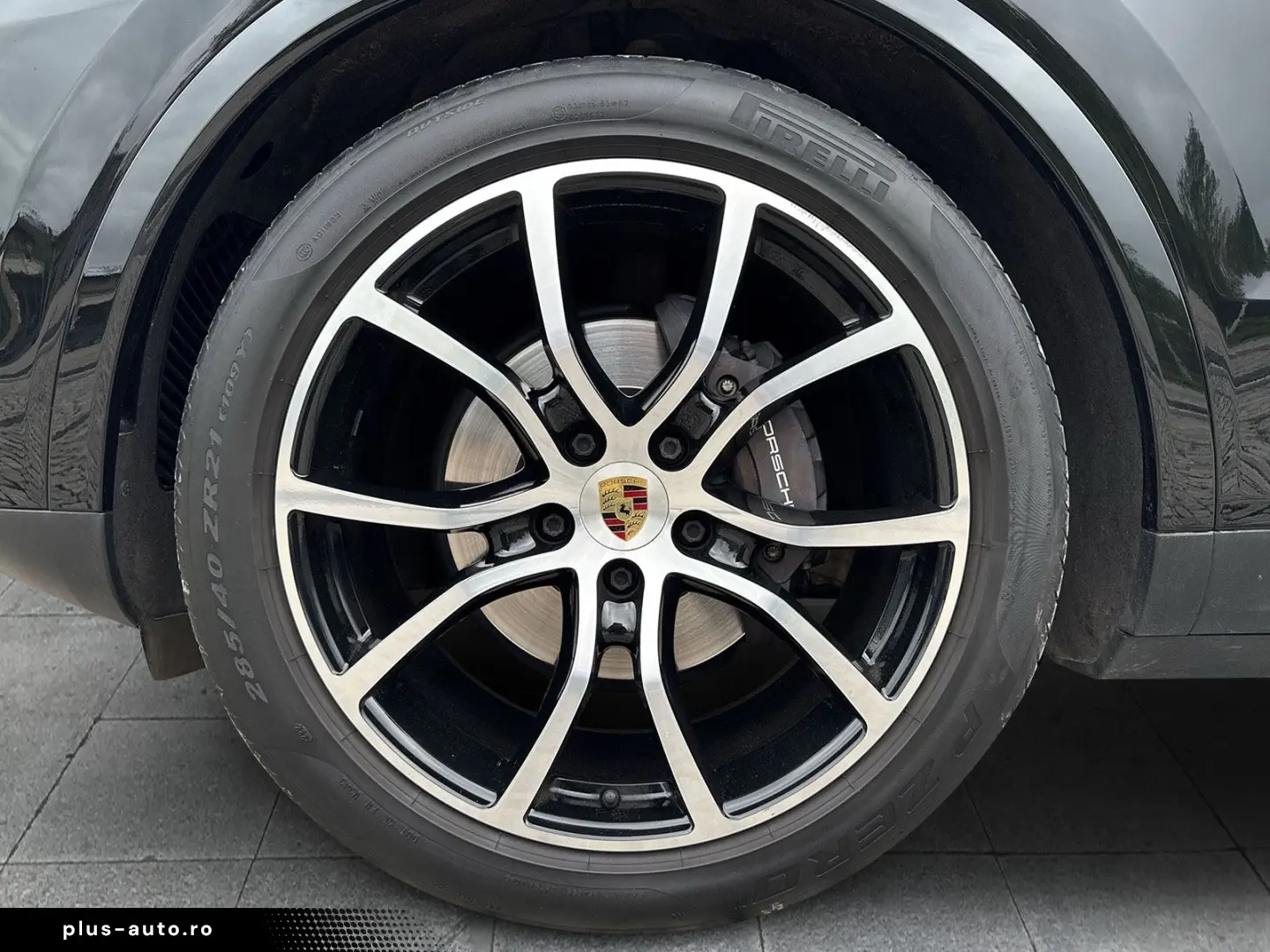 PORSCHE Cayenne Platinum Edition BOSE LED Pano 21
