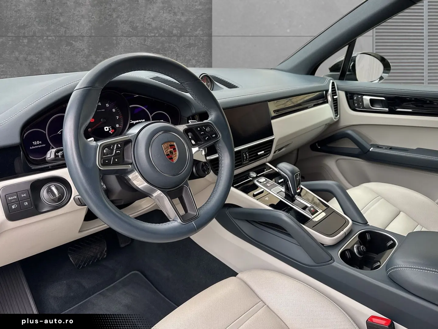 PORSCHE Cayenne Platinum Edition BOSE LED Pano 21