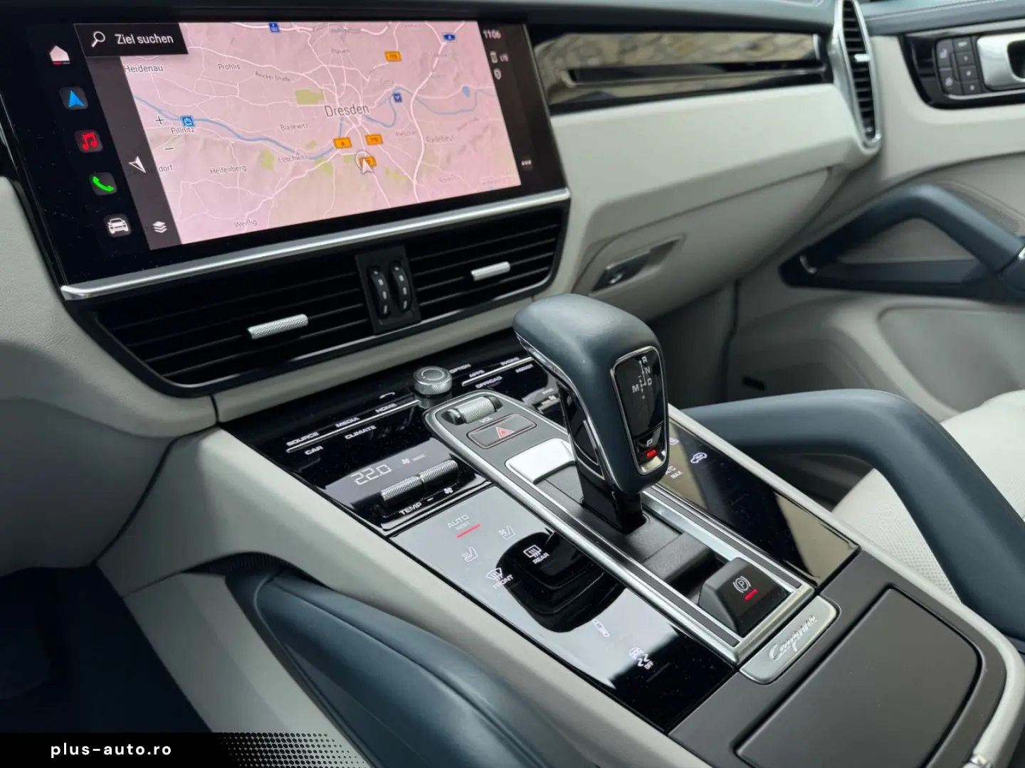 PORSCHE Cayenne Platinum Edition BOSE LED Pano 21