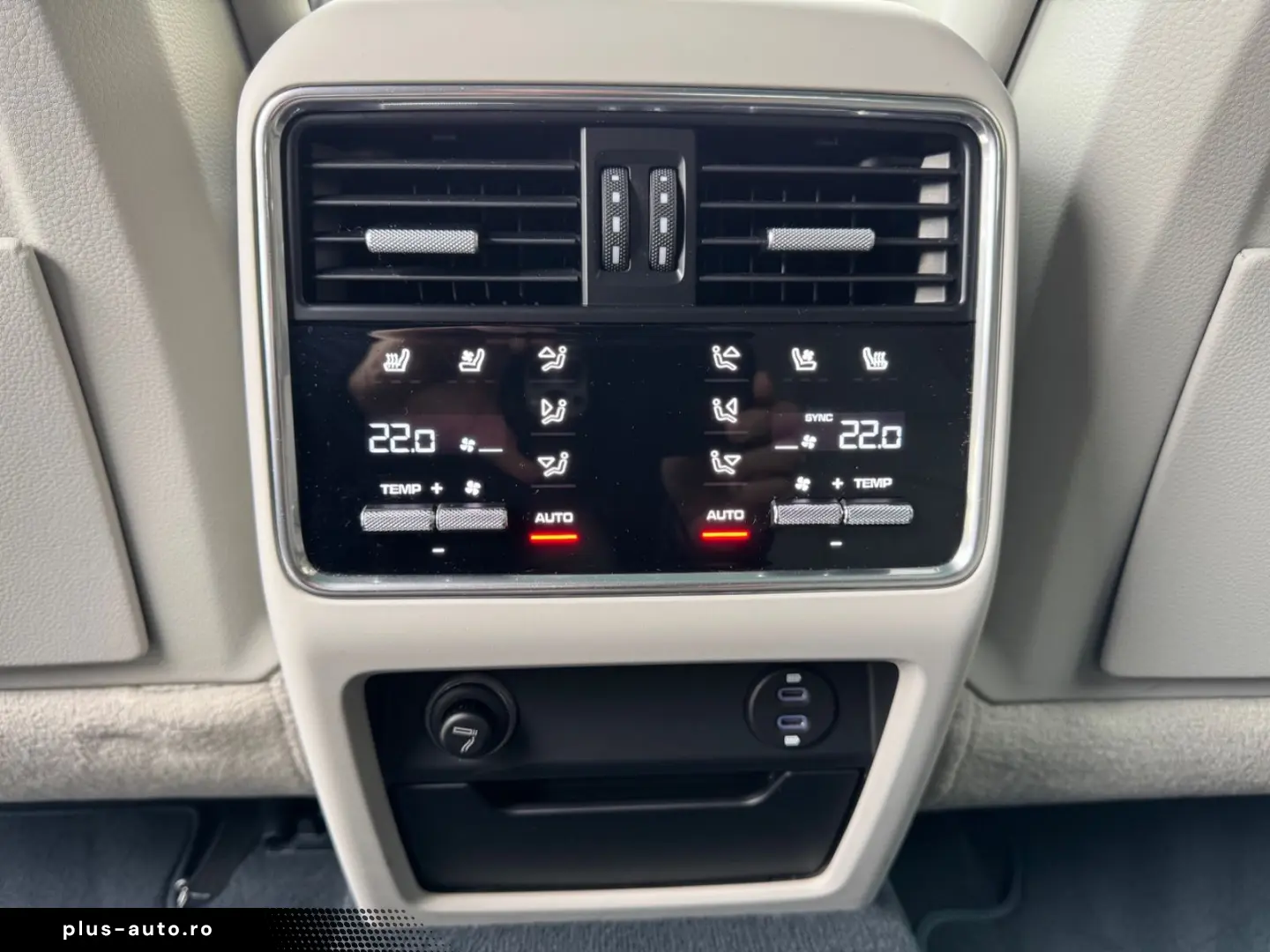 PORSCHE Cayenne Platinum Edition BOSE LED Pano 21
