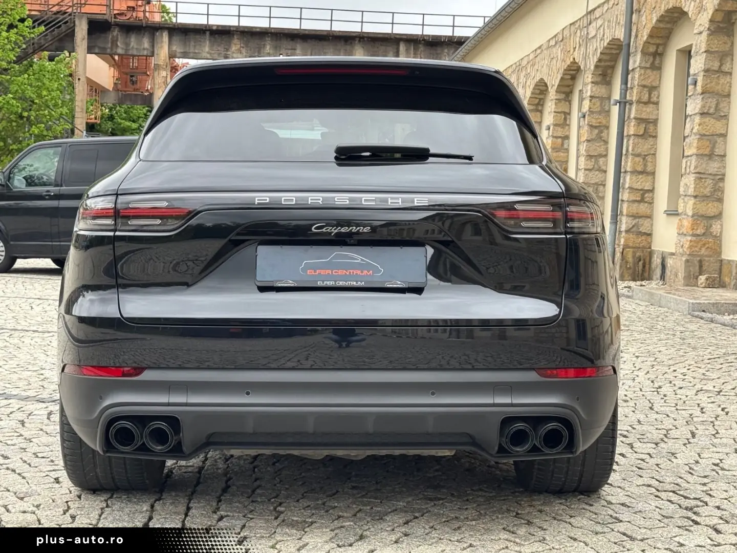 PORSCHE Cayenne Platinum Edition BOSE LED Pano 21