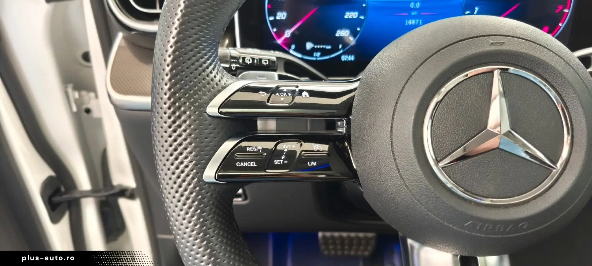 MERCEDES-BENZ GLC 300 4MATIC