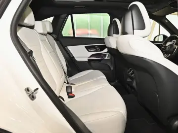 MERCEDES-BENZ GLC 300 4MATIC AMG Premium NIGHT AHK P…