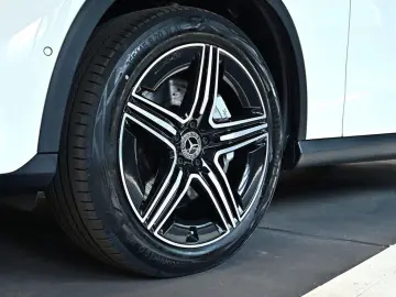 MERCEDES-BENZ GLC 300 4MATIC AMG Premium NIGHT AHK P…