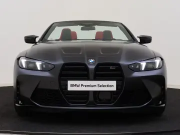 BMW M4 Cabrio xDrive High Executive Competition car