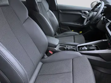 AUDI A3 Limousine 30 TDI ADVANCED NAVI KAMERA HuD SIT